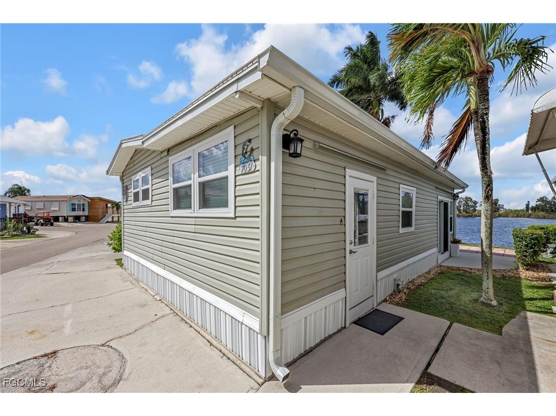 7031 Armadillo Way Fort Myers FL 33967 2025014155 image3