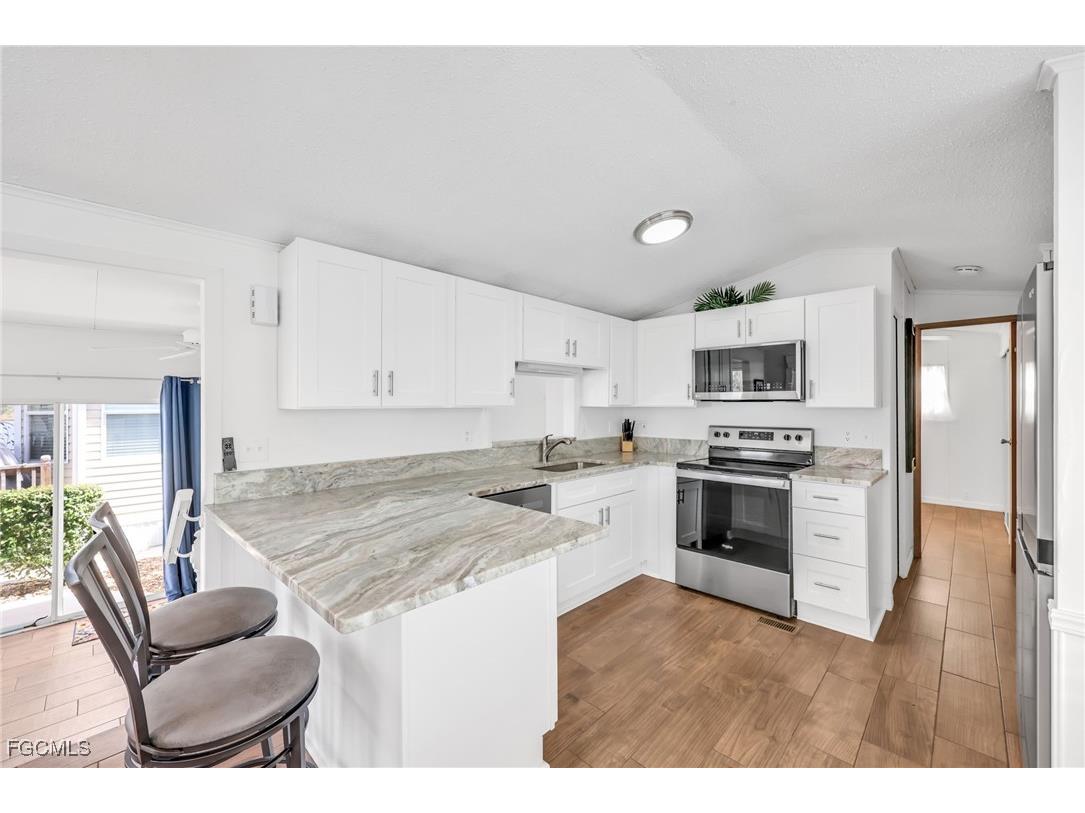 7031 Armadillo Way Fort Myers FL 33967 2025014155 image4