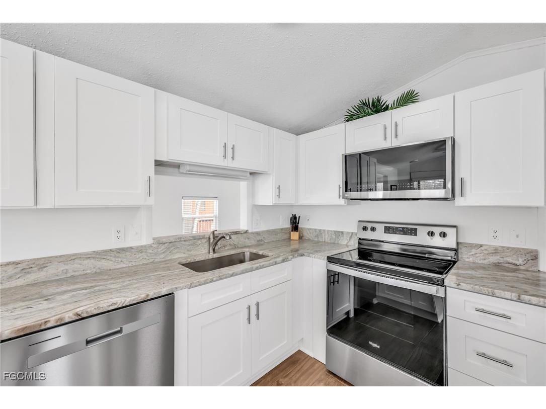 7031 Armadillo Way Fort Myers FL 33967 2025014155 image7