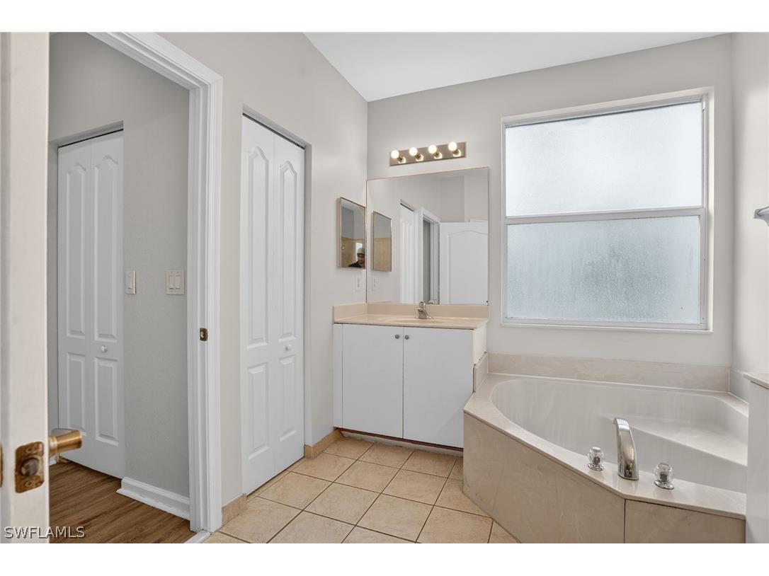  Naples FL 34119 226007391 image15