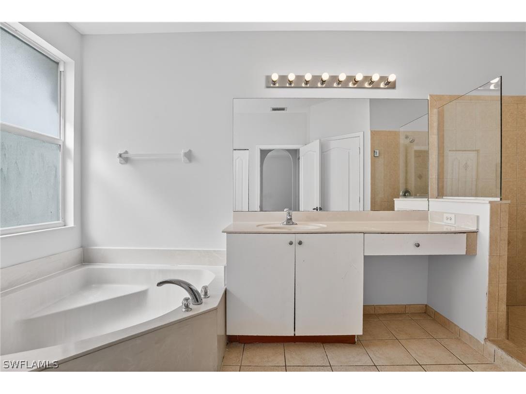  Naples FL 34119 226007391 image16