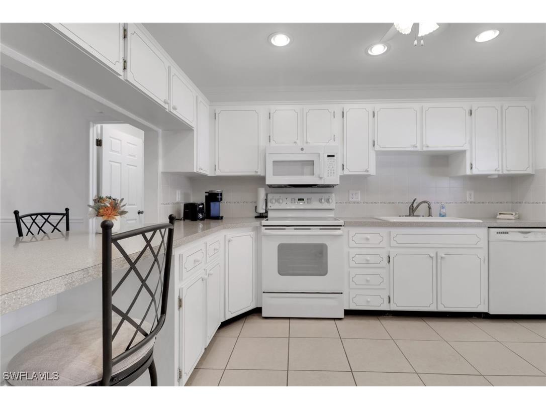 7032 Cedarhurst Drive Fort Myers FL 33919 225073271 image4