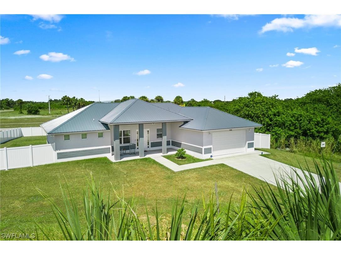 7035 Berwick Circle Labelle FL 33935 223071256 image1