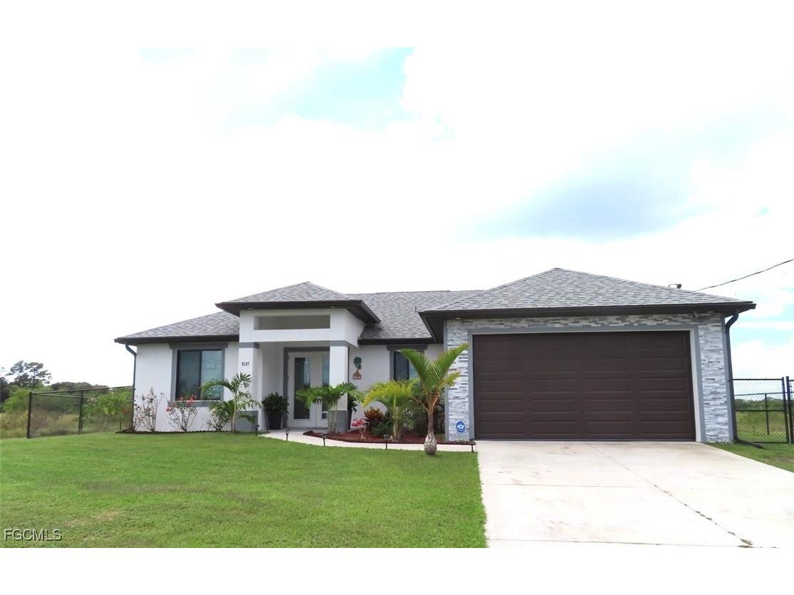 7035 Brazil Circle Labelle FL 33935 2025018098 image1