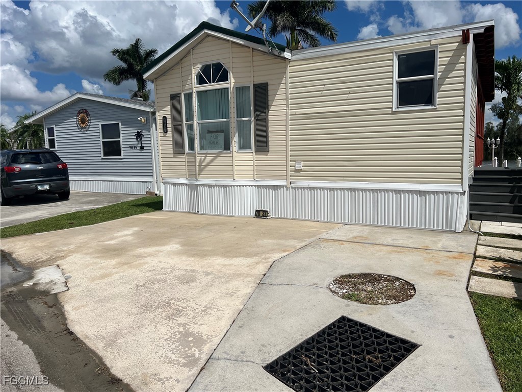 7037 Armadillo Way Fort Myers FL 33967 2025005541 image1