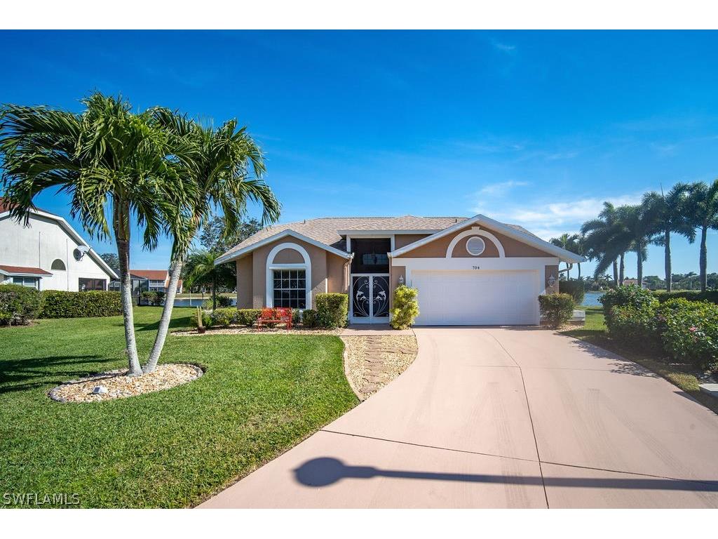 704 Belville Boulevard Naples FL 34104 223005435 image1