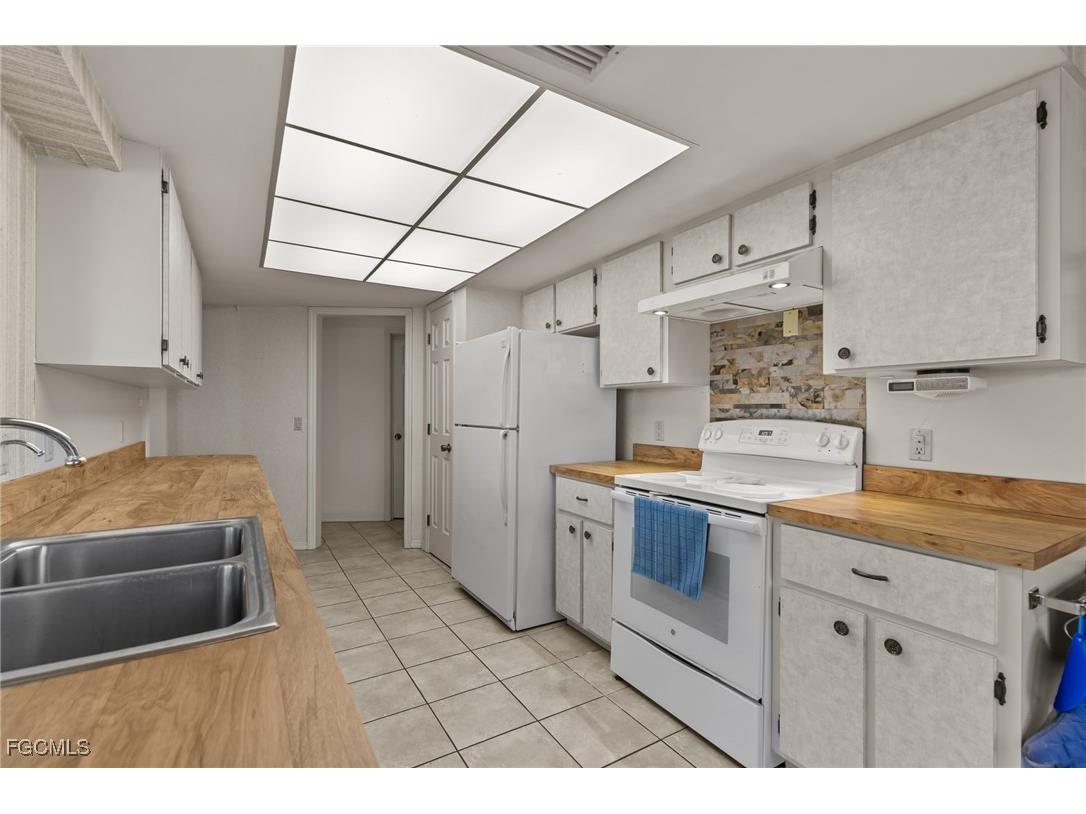 704 Bimini Lane Punta Gorda FL 33950 2025019228 image9