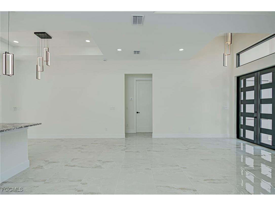 704 Richmond Avenue N Lehigh Acres FL 33972 2025021487 image5