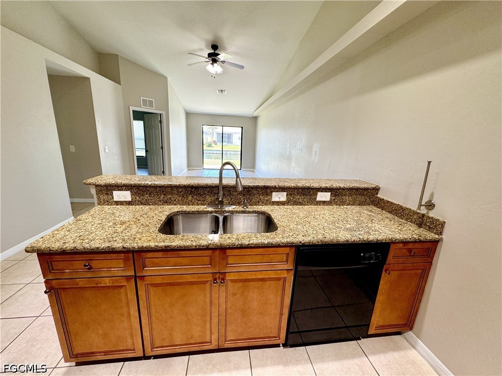 704 SE 6th Terrace Cape Coral FL 33990 2026029469 image6