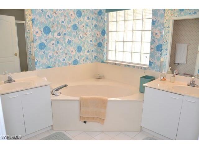 7040 Pelican Bay Boulevard #D404 Naples FL 34108 225077138 image17