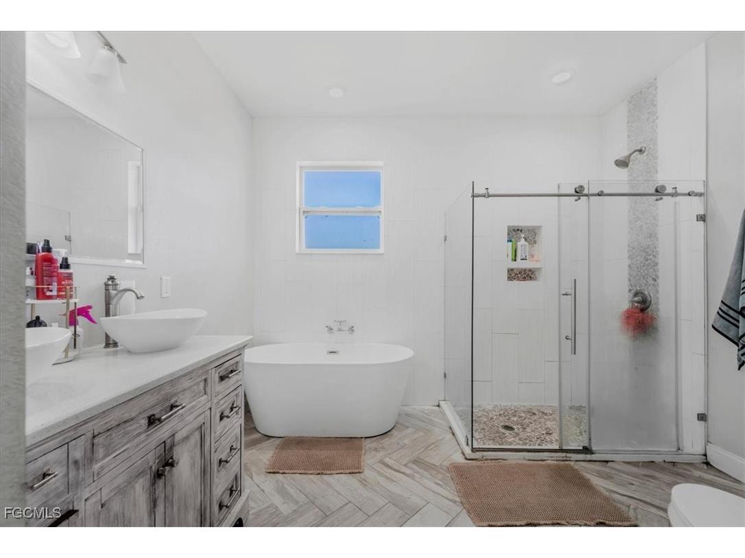 7043 Brazil Circle Labelle FL 33935 2025022768 image17