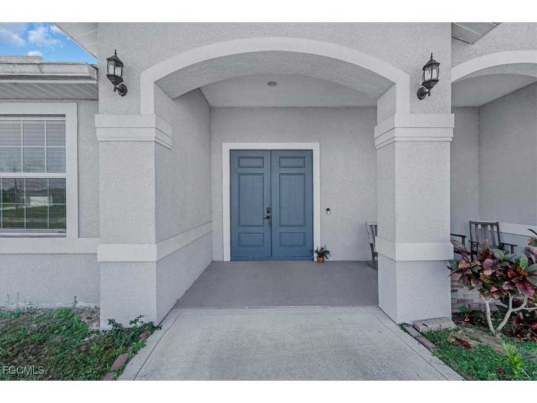 7043 Brazil Circle Labelle FL 33935 2025022768 image2