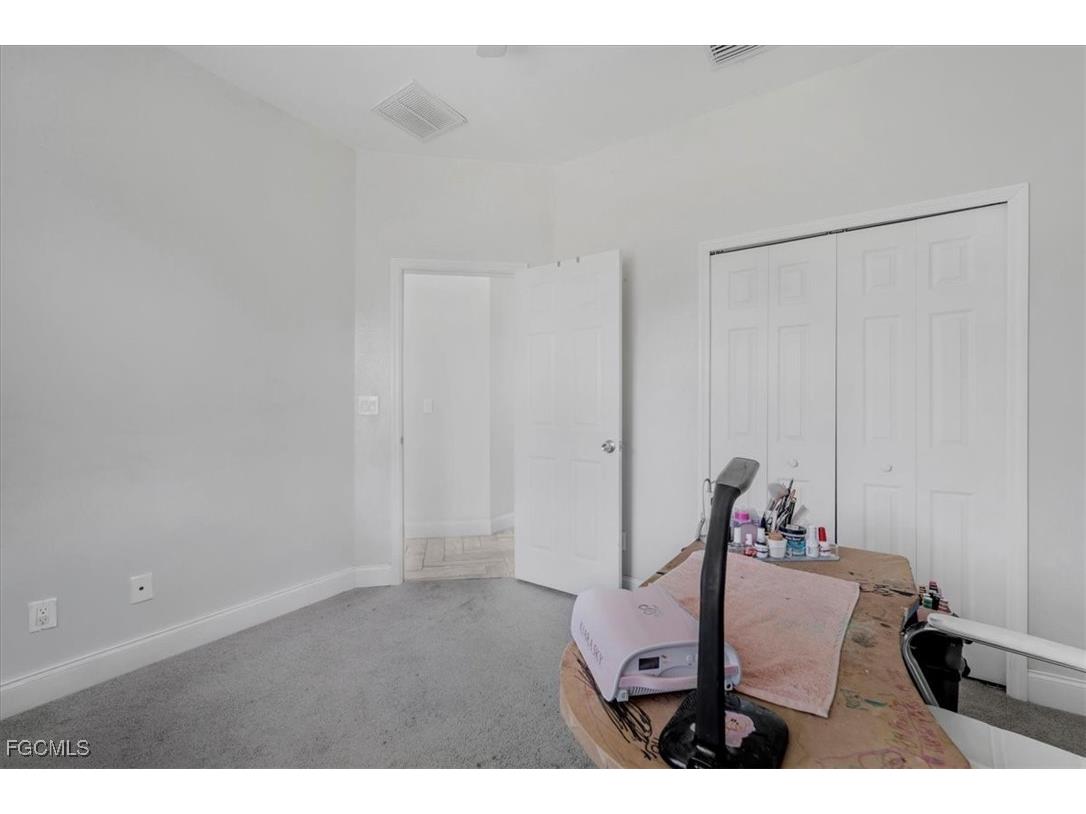 7043 Brazil Circle Labelle FL 33935 2025022768 image21