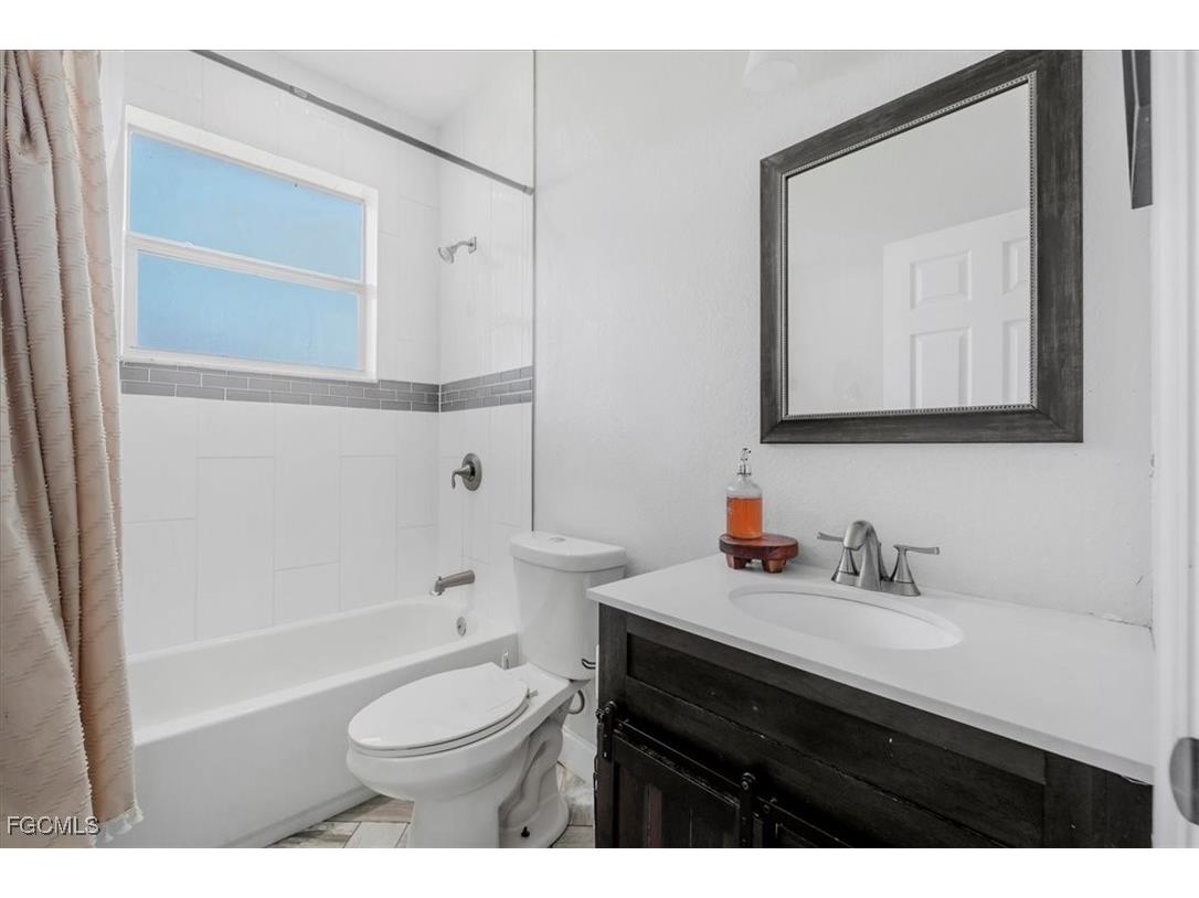 7043 Brazil Circle Labelle FL 33935 2025022768 image22