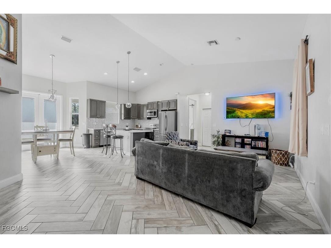 7043 Brazil Circle Labelle FL 33935 2025022768 image4