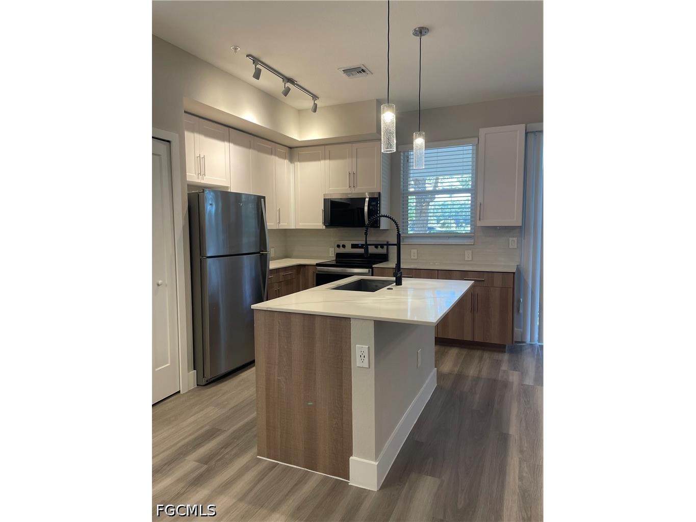 7044 Ambrosia Lane #101 Naples FL 34119 2026015643 image4