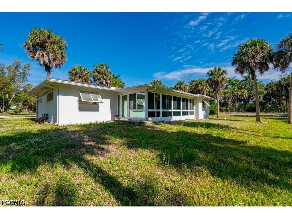 7046/7058 Maida Lane Fort Myers FL 33907 2026021276 image16