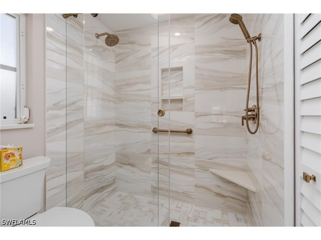 7046 Barrington Circle #202 Naples FL 34108 226019973 image31