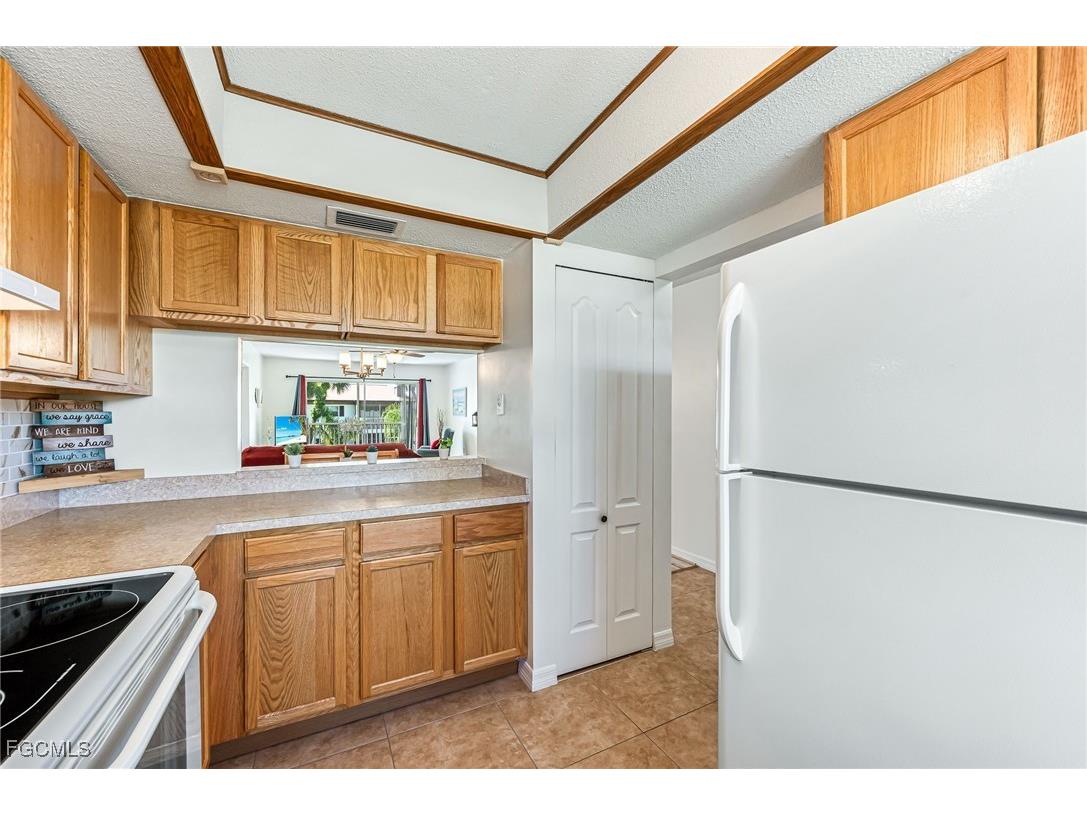 7049 New Post Drive #7 North Fort Myers FL 33917 2025016535 image4