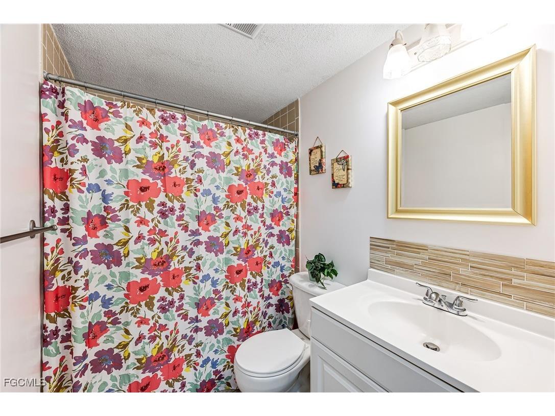 7049 New Post Drive #7 North Fort Myers FL 33917 2025016535 image9