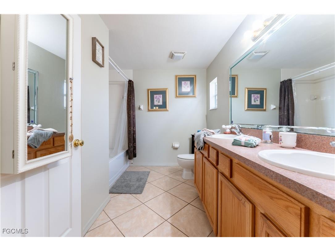 7049 Tide Circle Labelle FL 33935 2025023116 image18