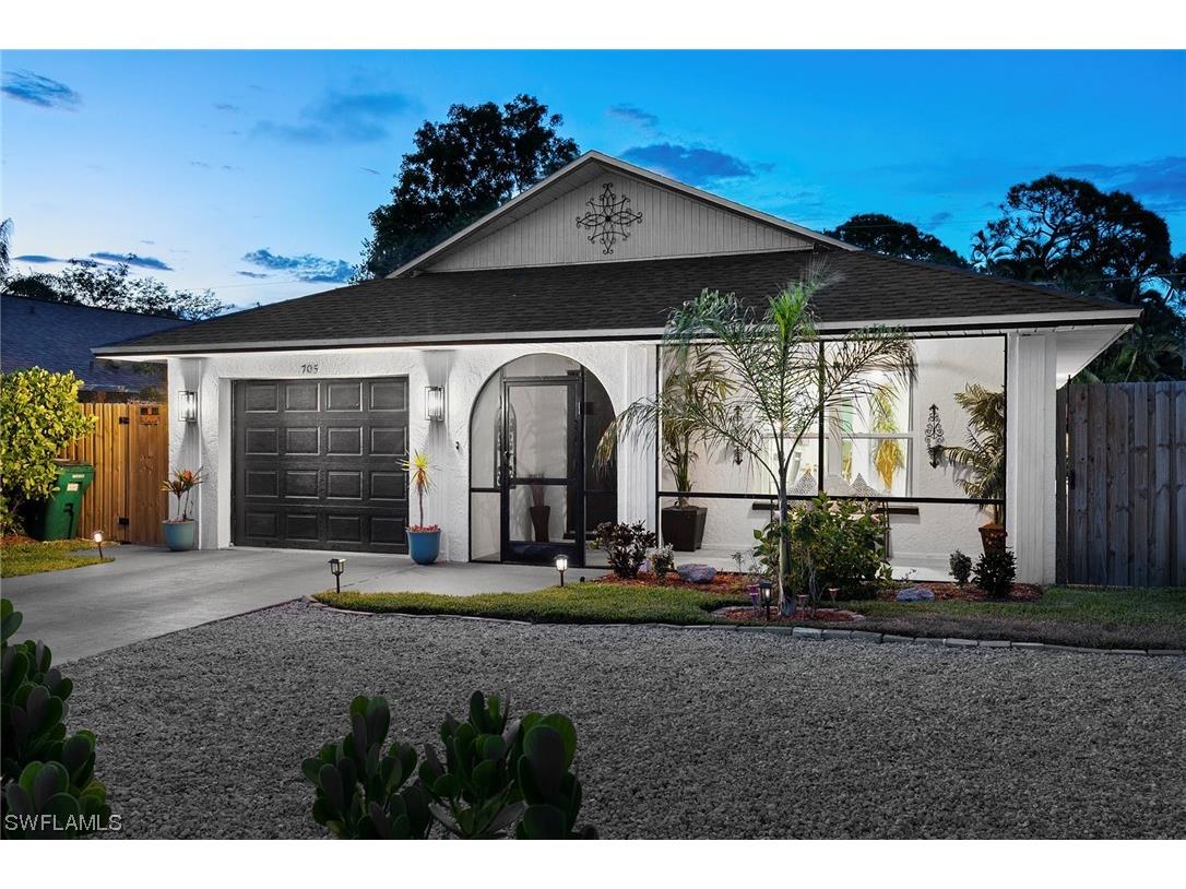 705 103rd Avenue N Naples FL 34108 223041373 image1