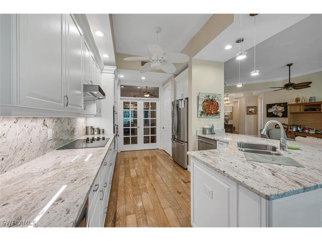 705 10th Street S #202 Naples FL 34102 222088557 image1