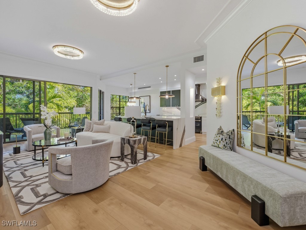 705 10th Street S #202 Naples FL 34102 226001300 image1