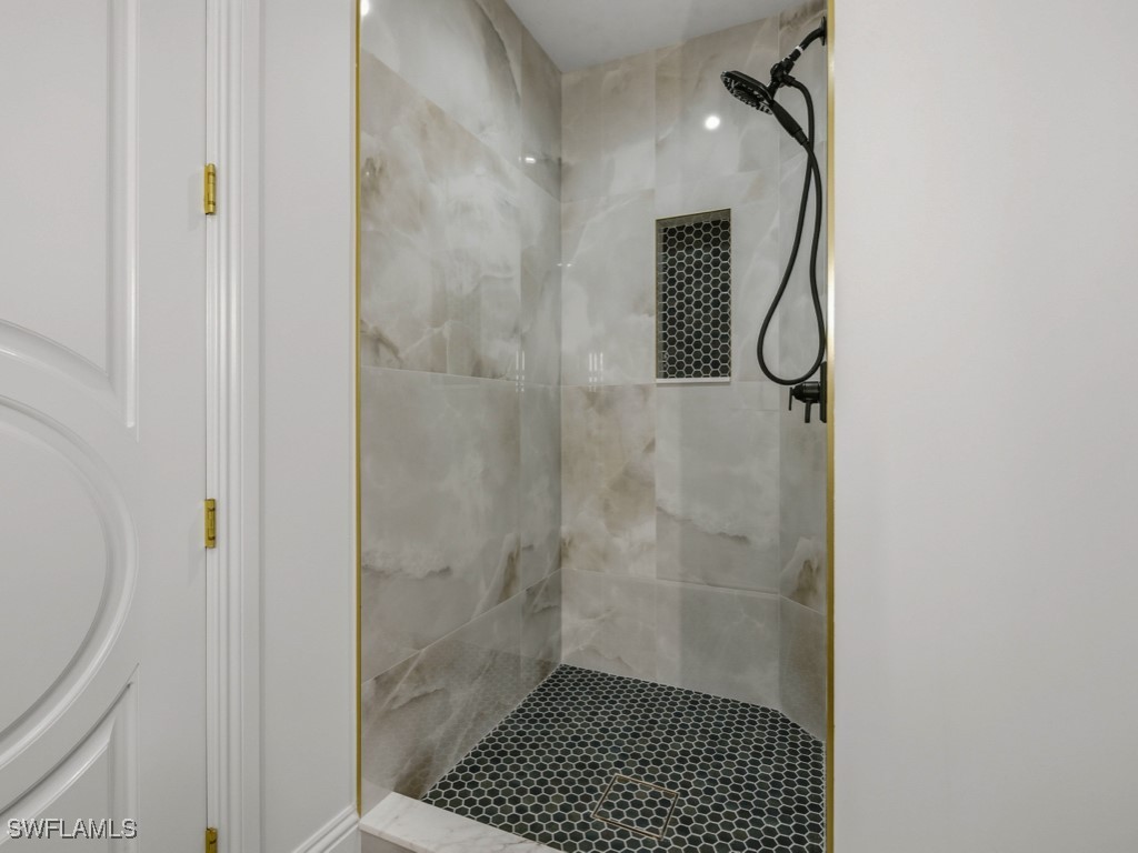 705 10th Street S #202 Naples FL 34102 226001300 image25