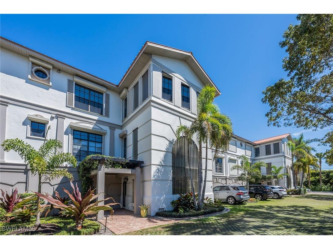 705 10th Street S #204 Naples FL 34102 225031214 image1
