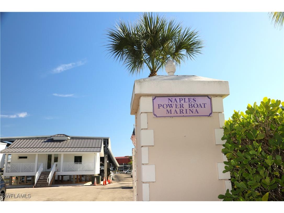 705 11th Street S Naples FL 34102 226002607 image1
