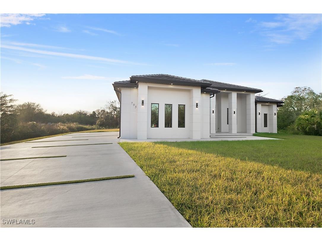 705 16th Street NE Naples FL 34120 225084229 image3