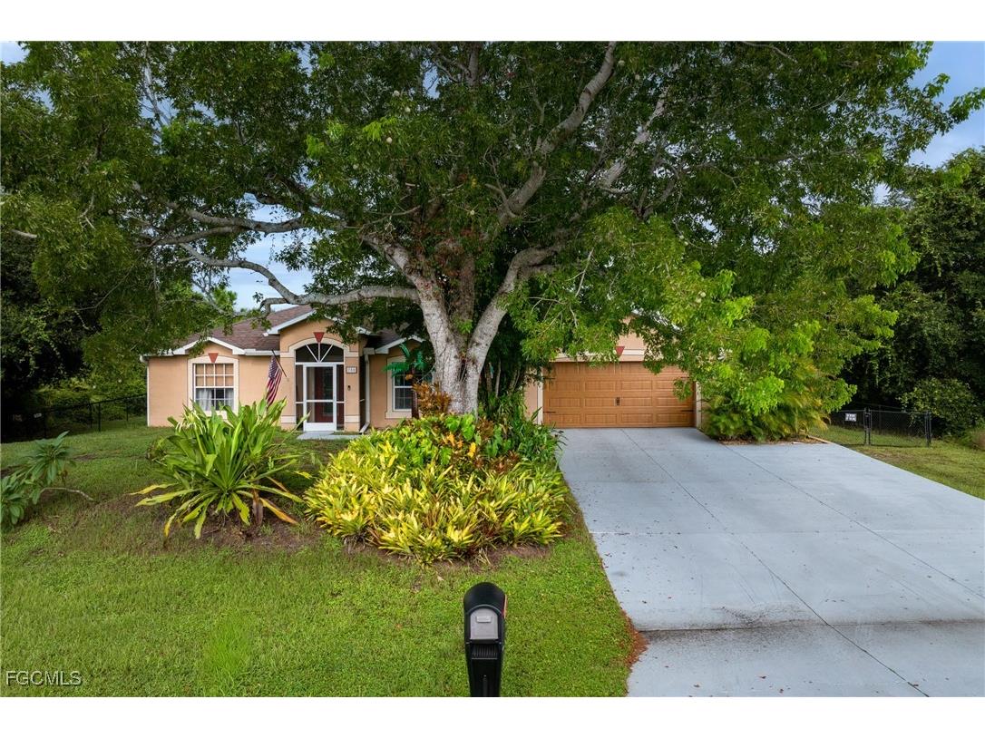 705 Magnolia Avenue Lehigh Acres FL 33972 2025007279 image1