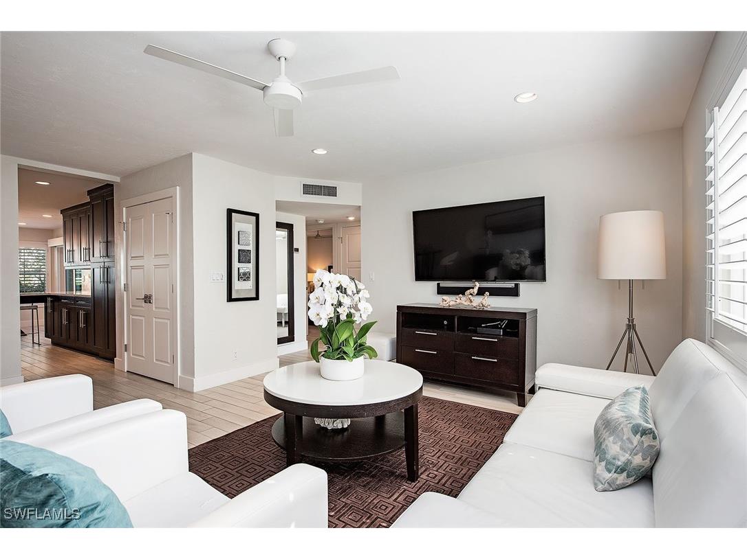 705 Neapolitan Way #705 Naples FL 34103 225026398 image1