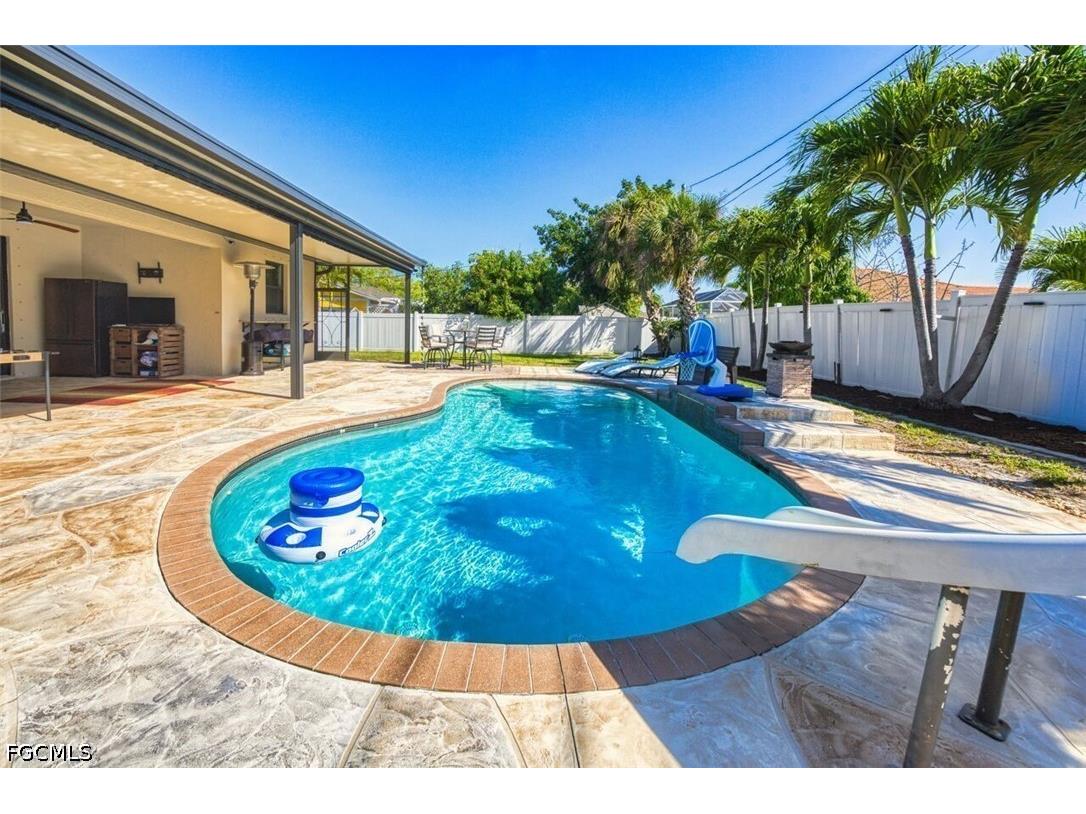 705 SW 10th Place Cape Coral FL 33991 2026017704 image2
