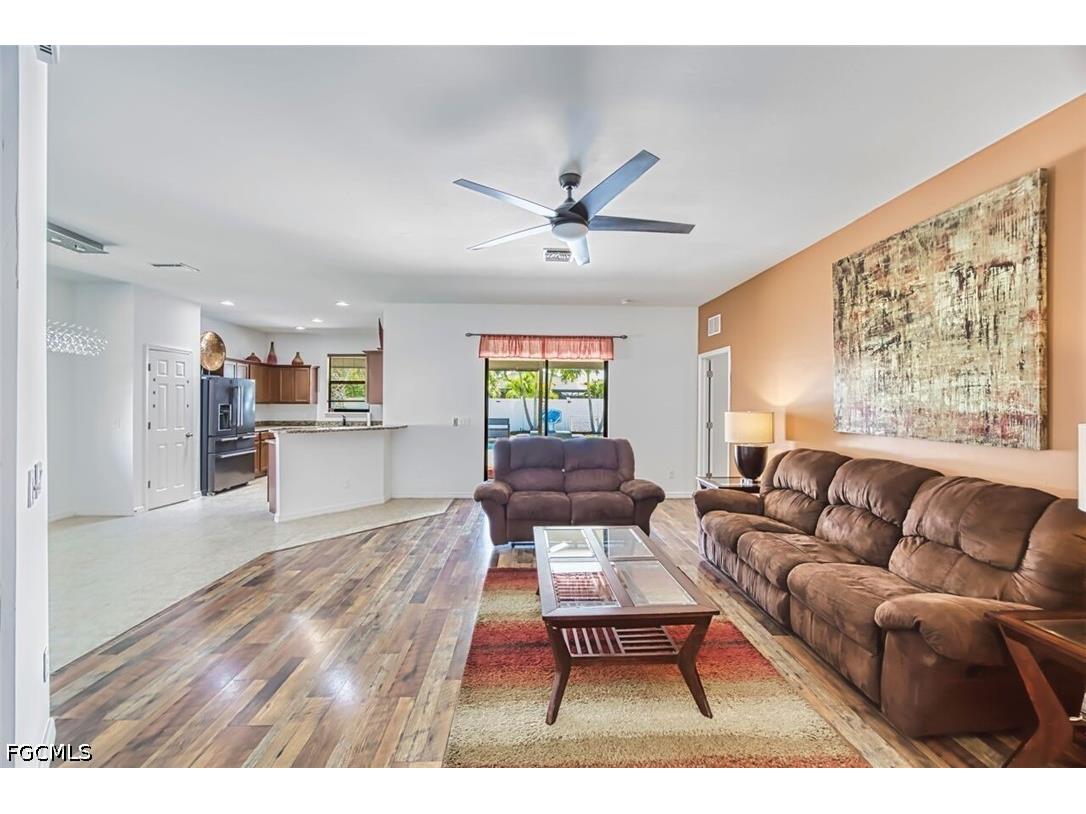 705 SW 10th Place Cape Coral FL 33991 2026017704 image22