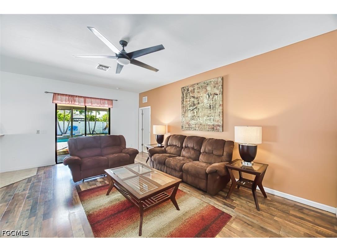 705 SW 10th Place Cape Coral FL 33991 2026017704 image23
