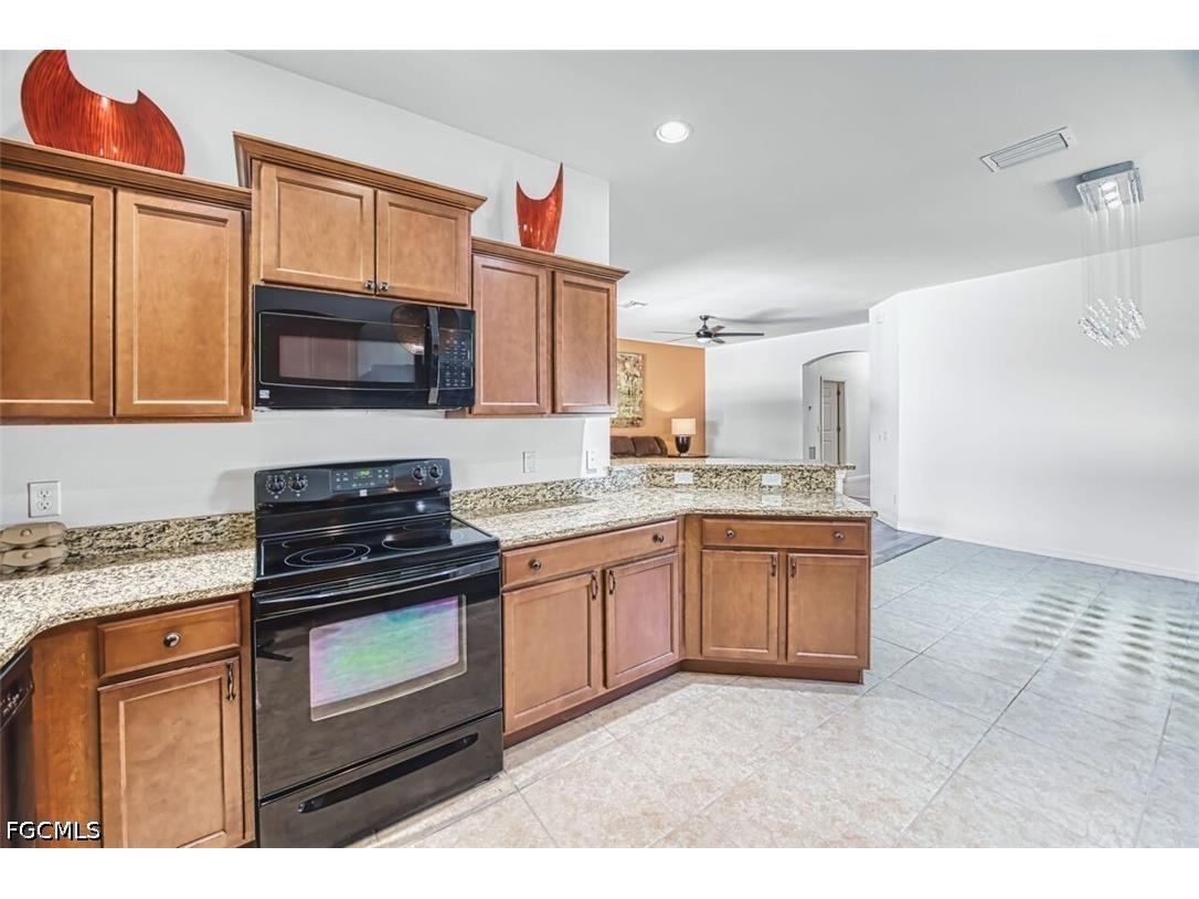 705 SW 10th Place Cape Coral FL 33991 2026017704 image27