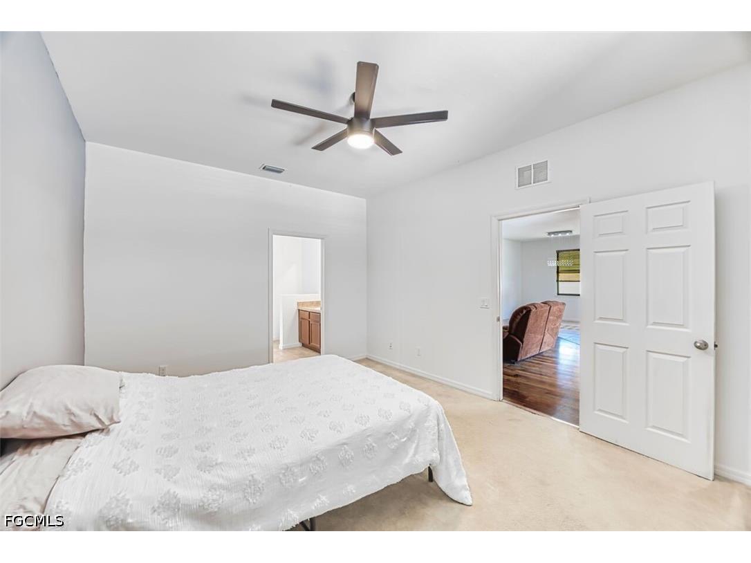 705 SW 10th Place Cape Coral FL 33991 2026017704 image37