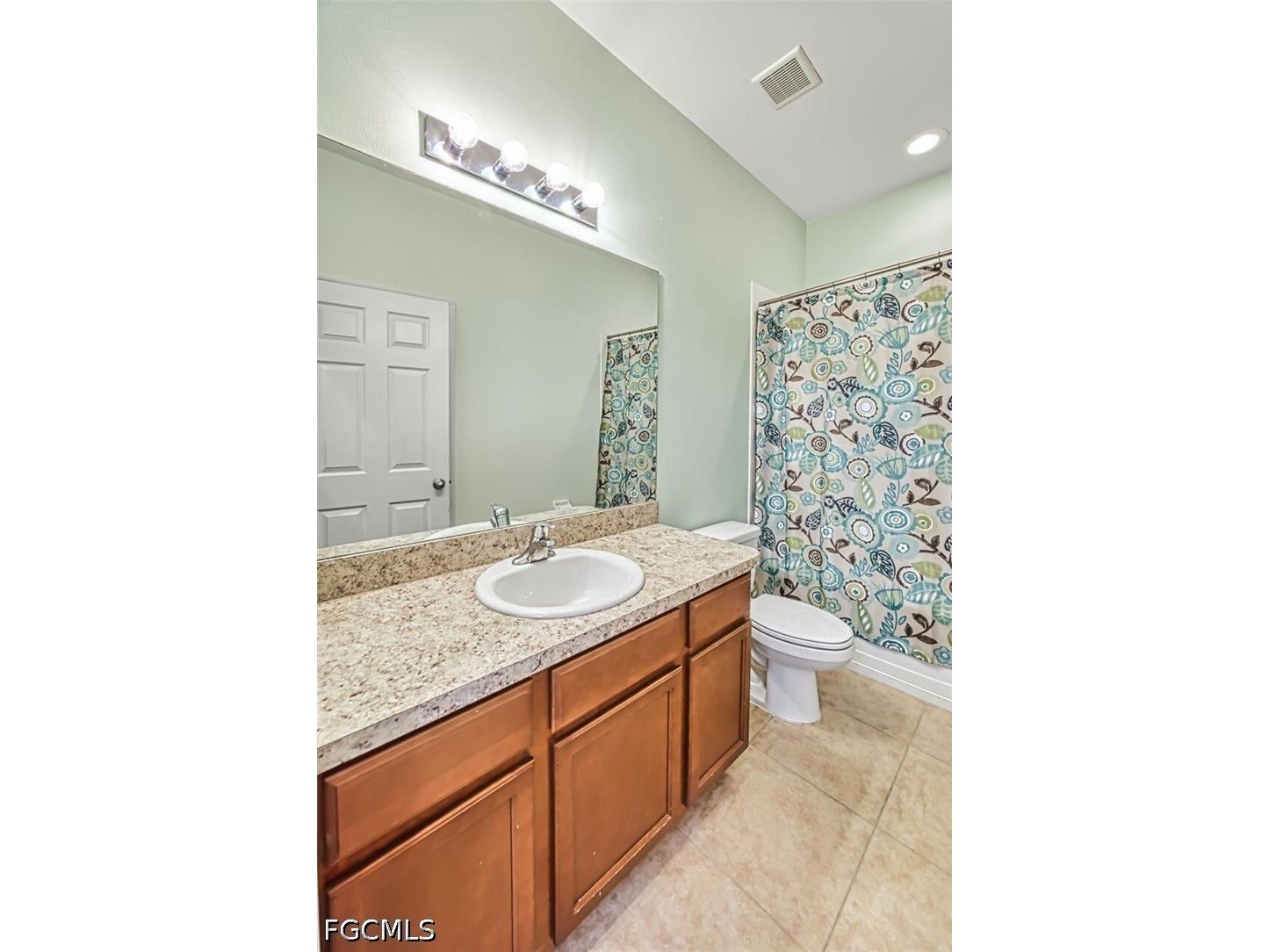 705 SW 10th Place Cape Coral FL 33991 2026017704 image40