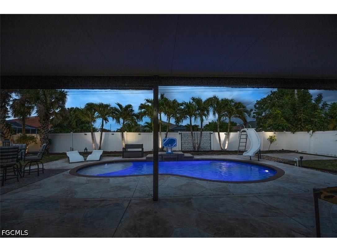 705 SW 10th Place Cape Coral FL 33991 2026017704 image6