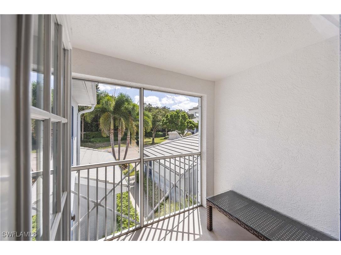 7050 Barrington Circle #202 Naples FL 34108 225076021 image18