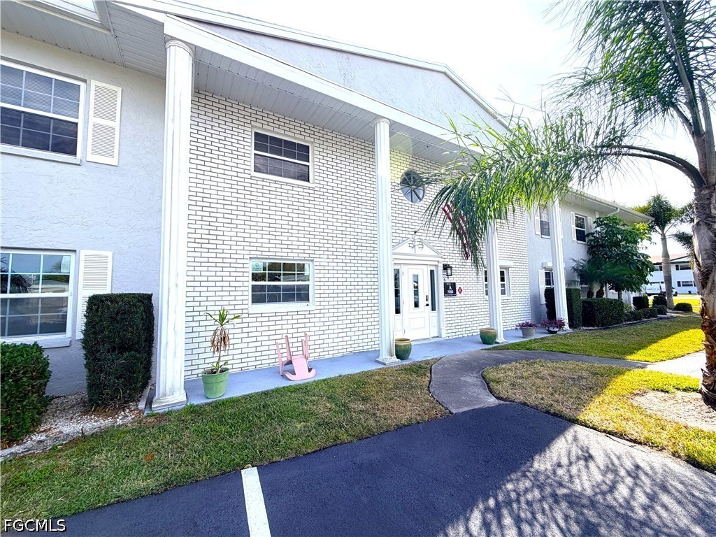 7050 Nantucket Circle #6 North Fort Myers FL 33917 2026014122 image1