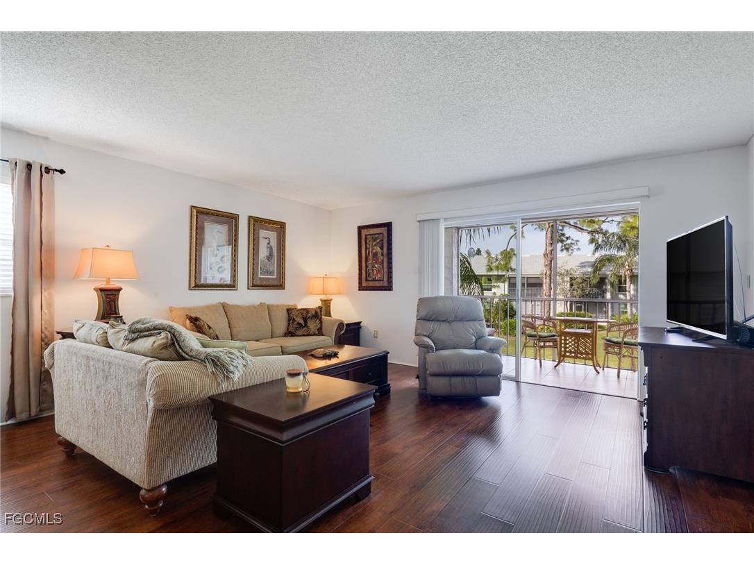 7056 Nantucket Circle #8 North Fort Myers FL 33917 2025019586 image1