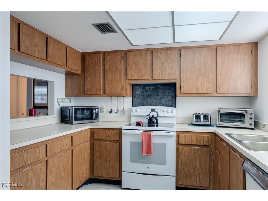 7056 Nantucket Circle #8 North Fort Myers FL 33917 2025019586 image17