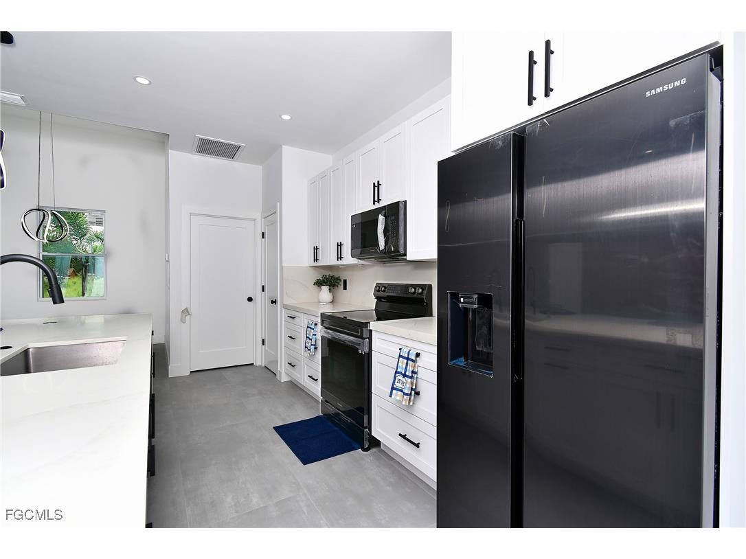 706 Coolidge Avenue Lehigh Acres FL 33936 2025006671 image4