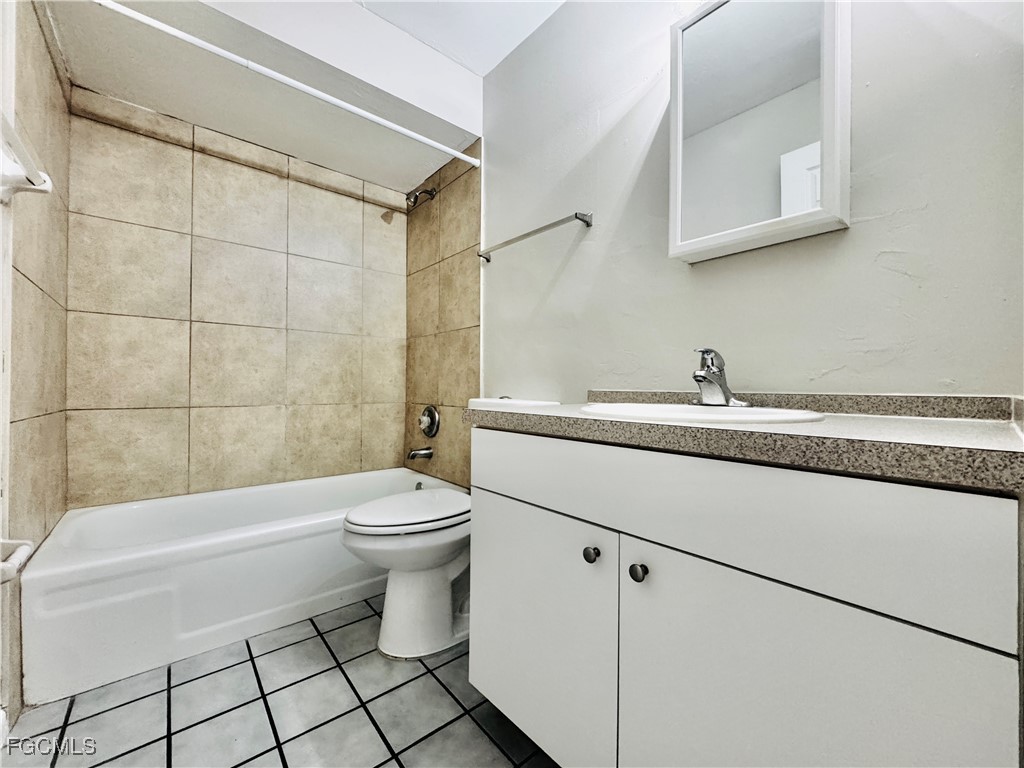 706 SE 13th Court #I Cape Coral FL 33990 2025018471 image28