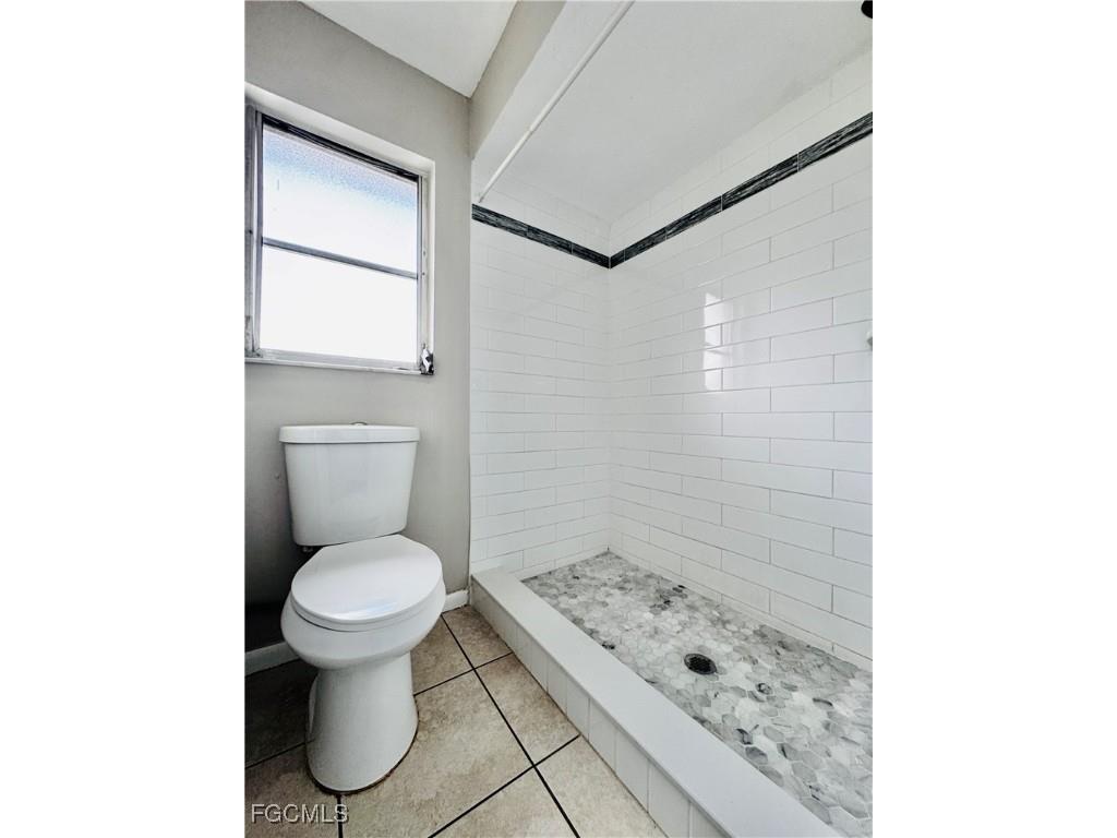 706 SE 13th Court #J Cape Coral FL 33990 2025025698 image17