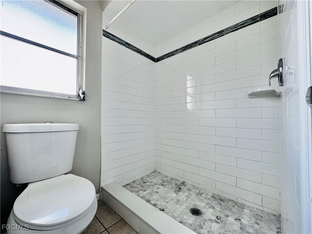 706 SE 13th Court #J Cape Coral FL 33990 2025025698 image18
