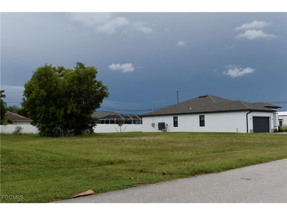 706 SW 21st Street Cape Coral FL 33991 2025011878 image2